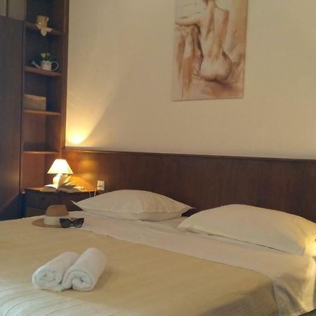 Hotel House Nede Medic Brela Esterno foto
