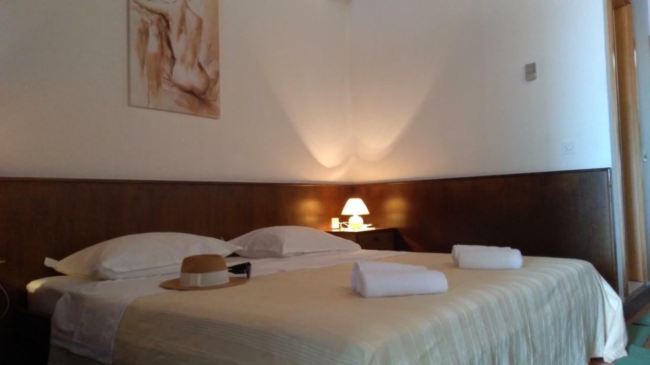 Hotel House Nede Medic Brela Esterno foto
