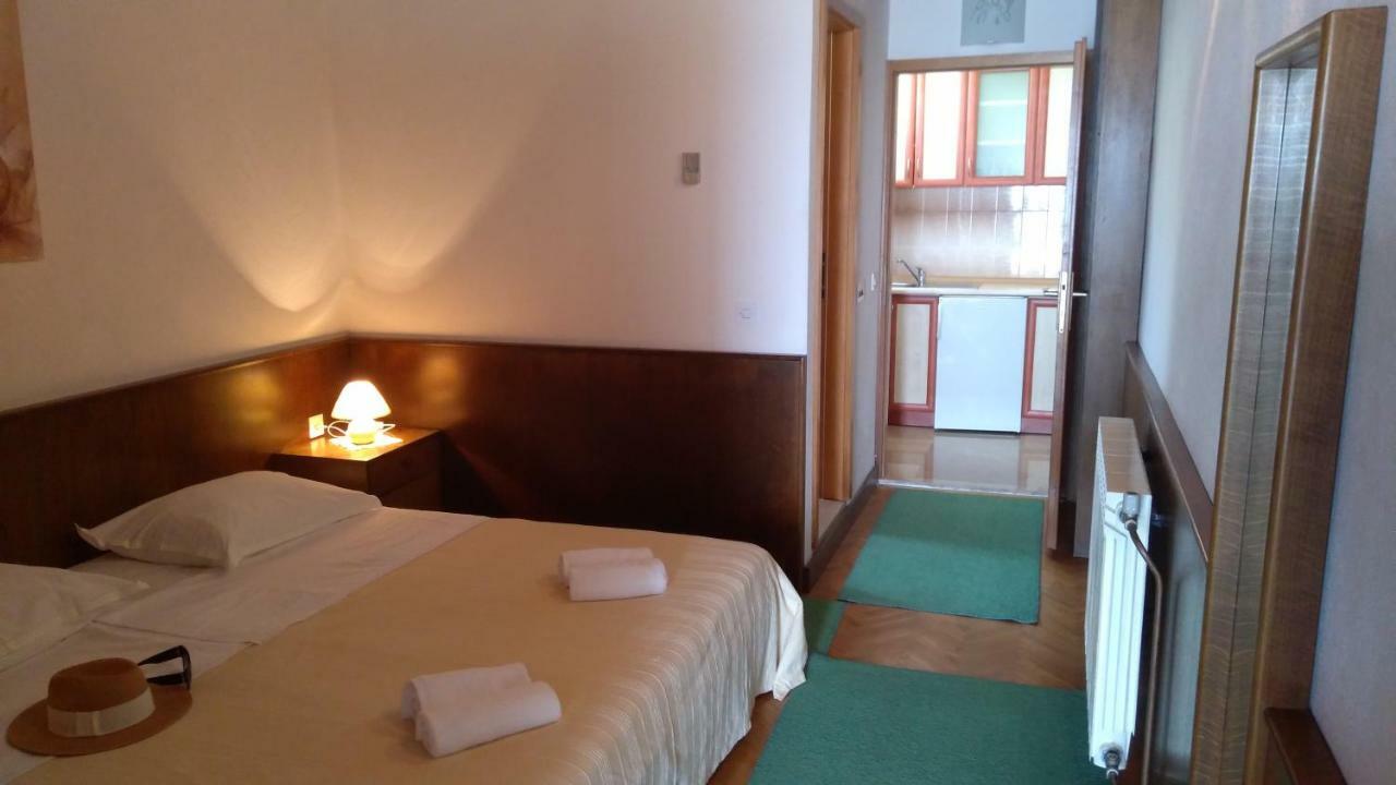 Hotel House Nede Medic Brela Esterno foto