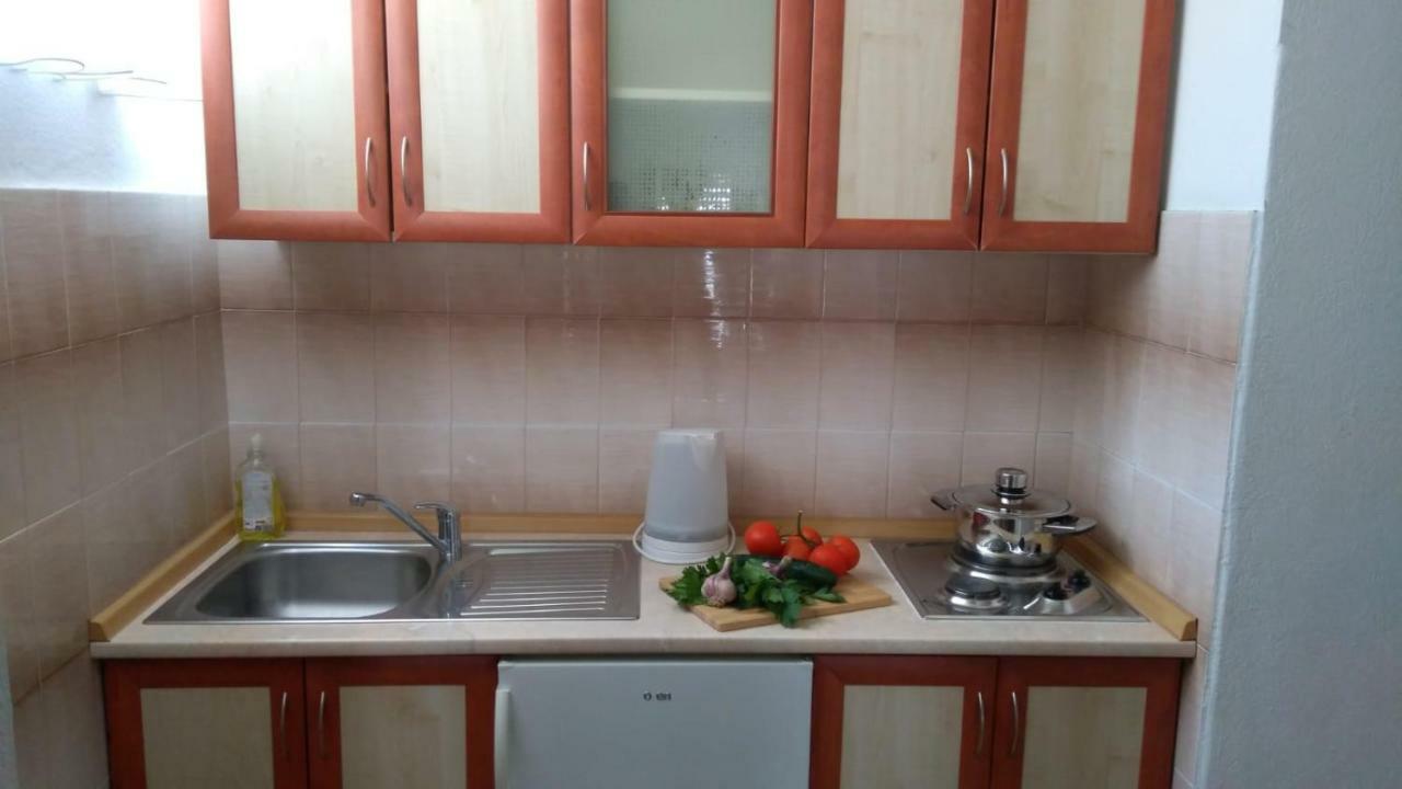 Hotel House Nede Medic Brela Esterno foto